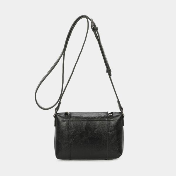 Bolso BINNARI · Bandolera Pequeña con Solapa y Tachas