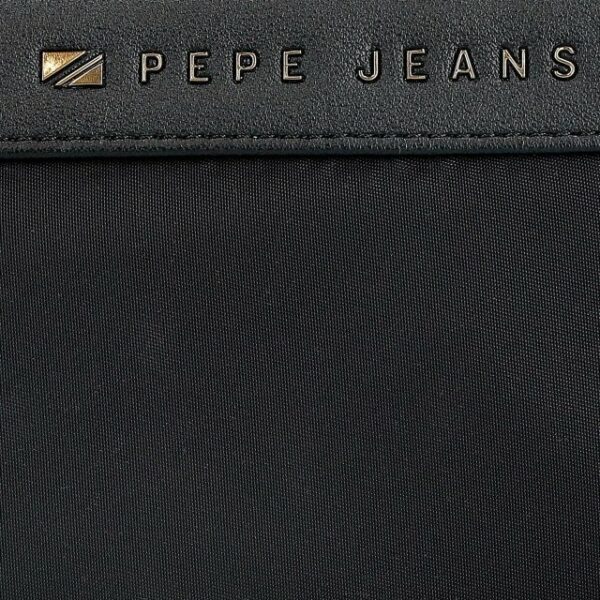 Neceser Pepe Jeans · Tamaño Grande · Doble compartimento · Color Negro