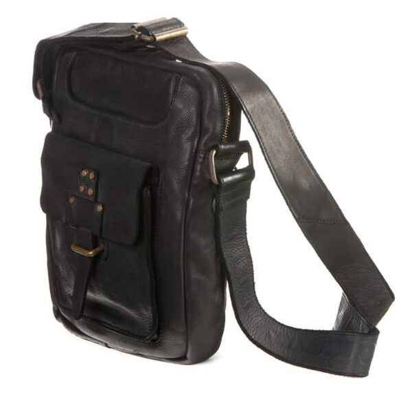 Bolso de hombre en piel lavada de primera calidad de la marca Stamp con bandolera regulable