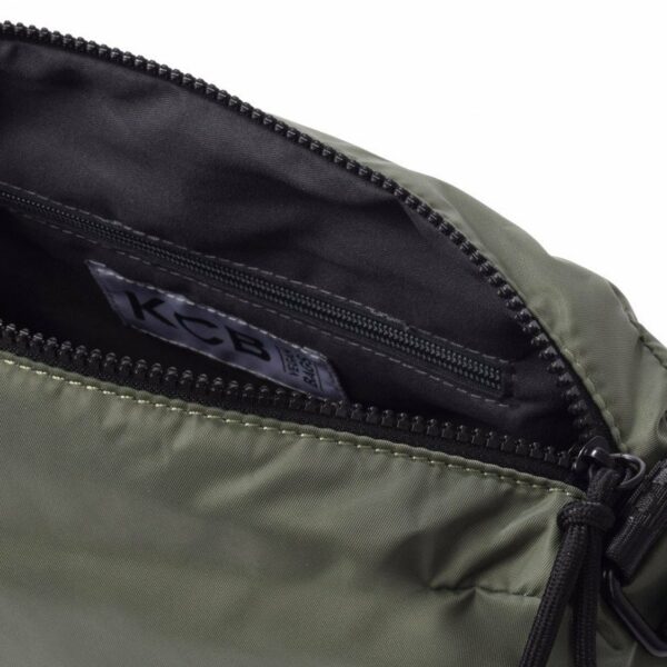 Bolso bandolera KCB · Bandolera pequeña · Color Hielo y Negro · Coleccion Puffy · VEGAN