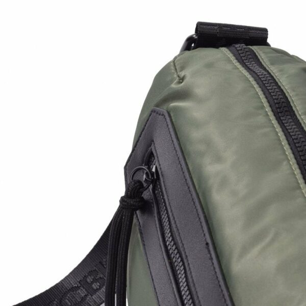 Bolso bandolera KCB · Bandolera pequeña · Color Hielo y Negro · Coleccion Puffy · VEGAN