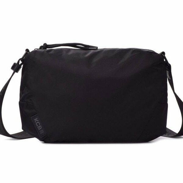 Bolso bandolera KCB · Bandolera pequeña · Color Hielo y Negro · Coleccion Puffy · VEGAN