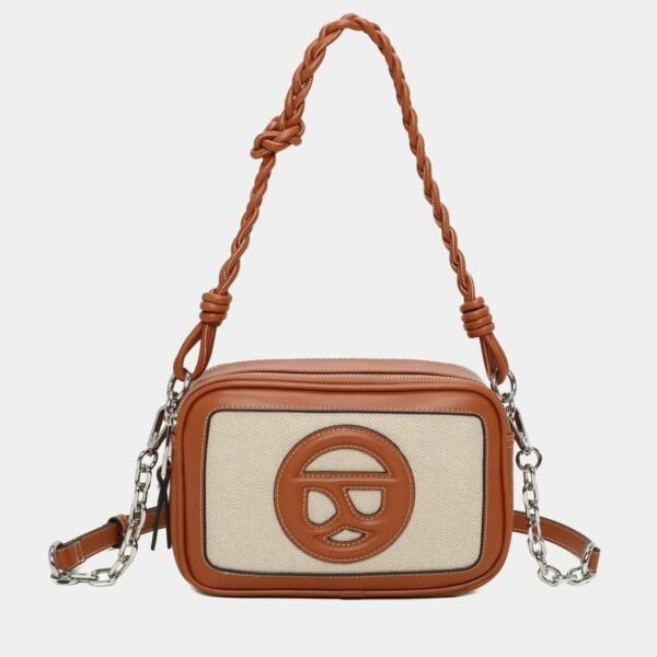 Bolso BINNARI · Bandolera mediana · Doble compartimento · Color Cuero · Coleccion Esla