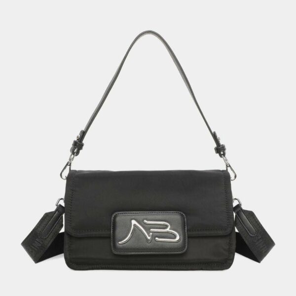 Bolso bandolera de la marca BINNARI de la coleccion Nora en color Negro
