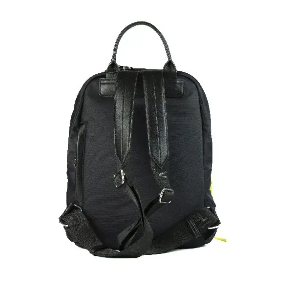 Mochila VICTORIO & LUCCHINO · Color Negro · Coleccion Rio