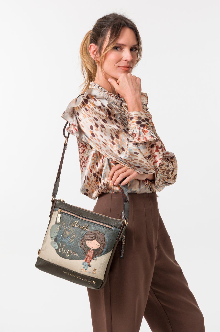 Bandolera mediana con bolsillo frontal ANEKKE · Coleccion Tulip